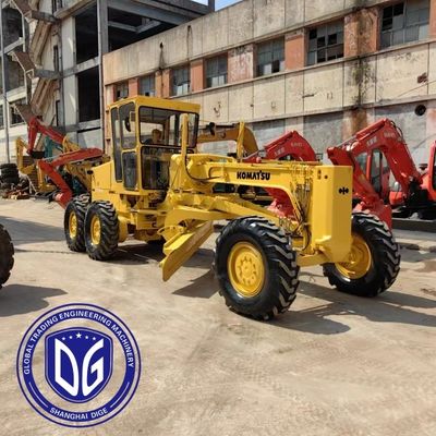किफायती Komatsu GD511A इंजन मॉडल S6D96L और 10800kg मशीन वजन के लिए