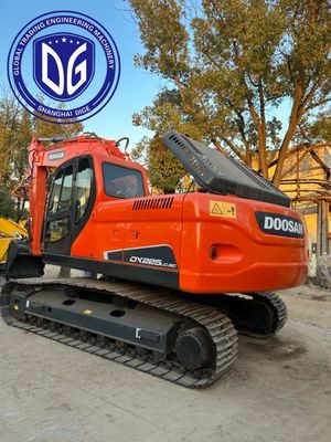 प्रयुक्त Doosan DX225 22.5 टन क्रॉलर खुदाई मशीन उच्च विश्वसनीयता के साथ लगभग नई