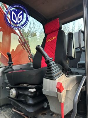 ऊर्जा कुशल DX225 इस्तेमाल किया Doosan खुदाई 22.5t सुचारू रूप से चल रहा है