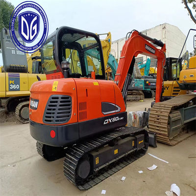 DX60E-9C उपयोग की गई Doosan 6 टन उत्खनन हाइड्रोलिक मशीन असाधारण गुणवत्ता के साथ