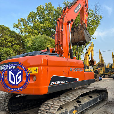 प्रयुक्त Doosan DX225 22.5Ton क्रॉलर खुदाई मशीन लगभग नई और उत्कृष्ट स्थिति में बिक्री पर