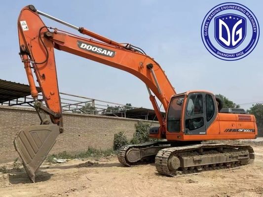 समय और श्रम की बचत DX300LC 30t अत्यधिक टिकाऊ के साथ प्रयुक्त Doosan खुदाई मशीन