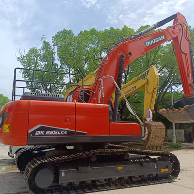 किफायती Doosan DX225 उत्खनन क्रॉलर चलती प्रकार उत्कृष्ट स्थिति