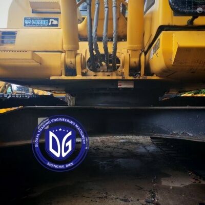 जापान प्रयुक्त कोमात्सु एक्सकेवेटर पीसी130 हाइड्रोलिक एक्सकेवेटर 13 टन प्रयुक्त एक्सकेवेटर 0.5m³ बकेट के साथ